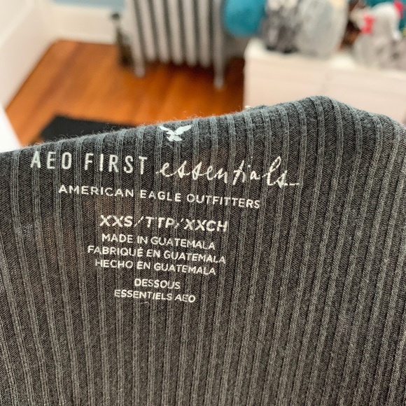 Strappy V neck Tank - Picture 5 of 5